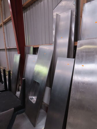 Div. Stålhylder/bordplader