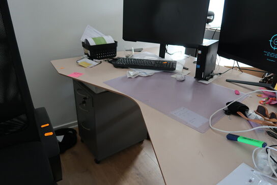 El. hæve/sænke skrivebord samt kontorstol