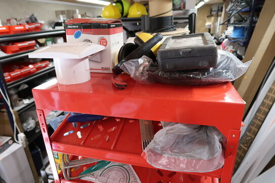 Lagerreol med div. Værktøj