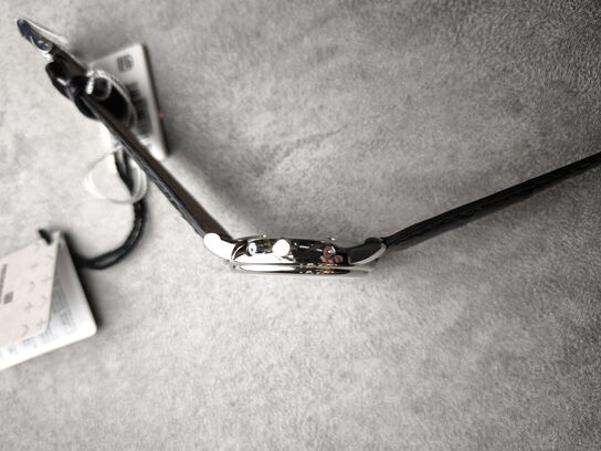 Herreur  FREDERIQUE CONSTANT Classics Business Timer 40 mm quartz