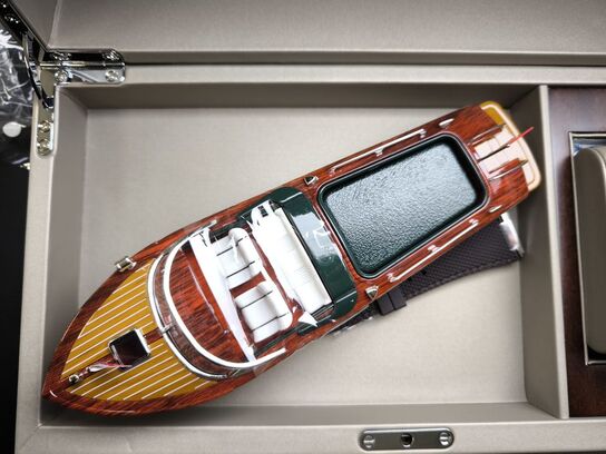 Herreur  FREDERIQUE CONSTANT Worldtimer Manufacture 41 mm aut.