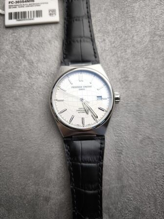 Herreur FREDERIQUE CONSTANT Highlife 41 mm aut.