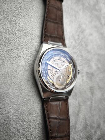 Herreur  FREDERIQUE CONSTANT Worldtimer Manufacture 41 mm aut.