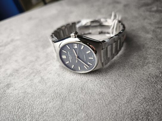 Dameur  FREDERIQUE CONSTANT Highlife 34 mm aut.