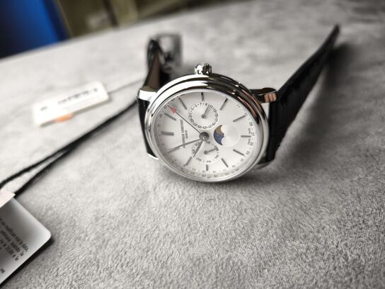 Herreur  FREDERIQUE CONSTANT Classics Business Timer 40 mm quartz