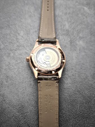 Dameur  FREDERIQUE CONSTANT 36 mm aut.