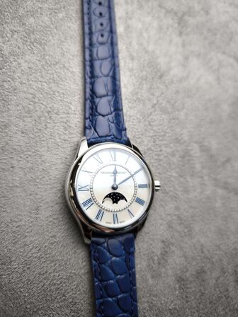 Herreur  FREDERIQUE CONSTANT Elegance Luna 36 mm aut.
