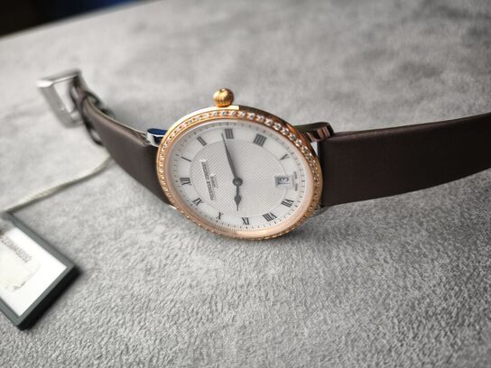 Dameur  FREDERIQUE CONSTANT Slime Line Mid Size 37 mm aut.