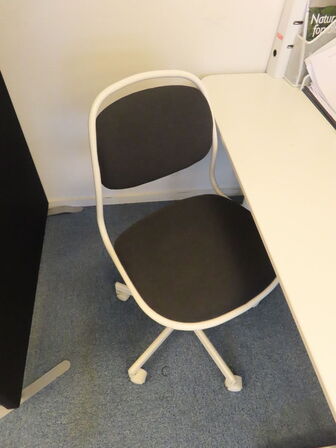 Bord, stol, afskærmning, m.v.