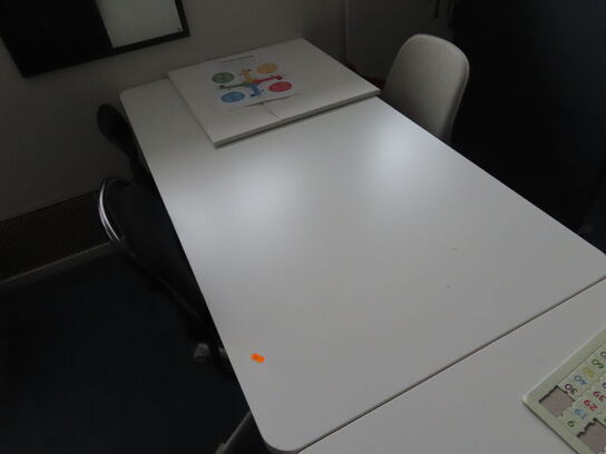 2 stk. Borde & 7 stk. Stole