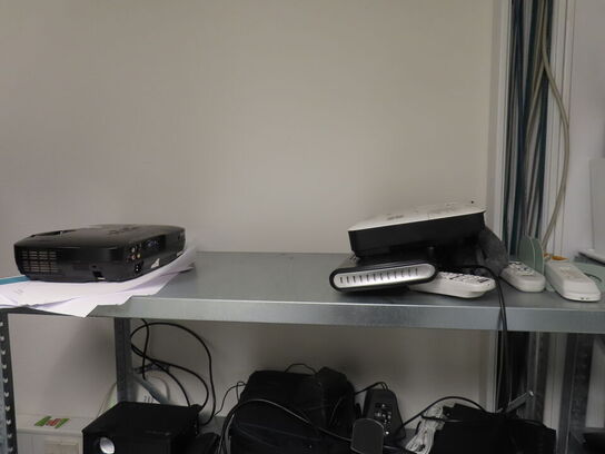 3 stk. Lagerreoler inkl. Indhold