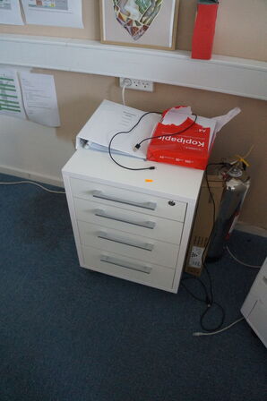 Bord, stol, skærme, m.v.