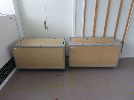 2 stk. Rullekasser 2 stk. Mål inkl. Skumgulv TRESS