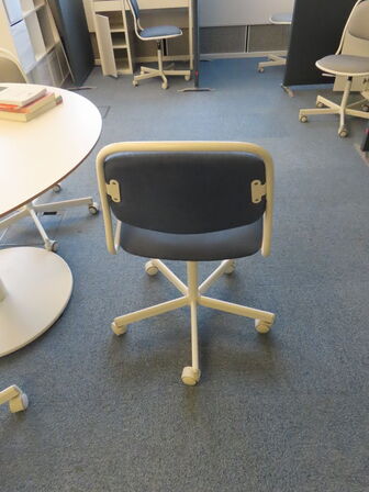 Bord inkl. 4 stk. Stole