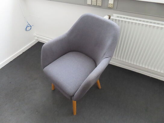 Sofa, stol & Whiteboard