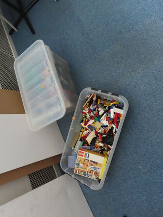 2 kasser LEGO