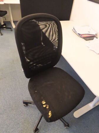 Bord, stol, afskærmning, m.v.