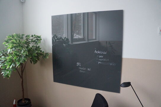 Bord, stol, tavle, m.v.