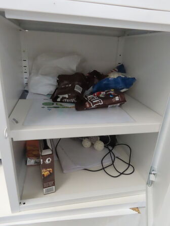 Reolsystem med indhold IKEA