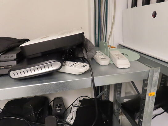 3 stk. Lagerreoler inkl. Indhold