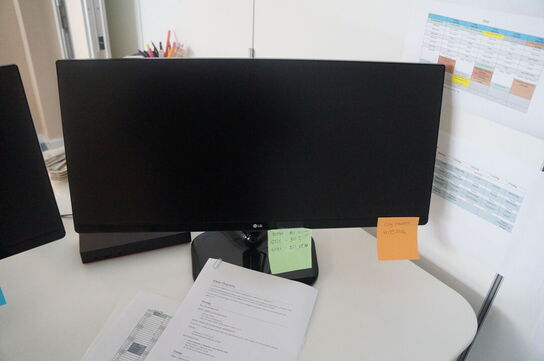 Bord, stol, skærme, m.v.