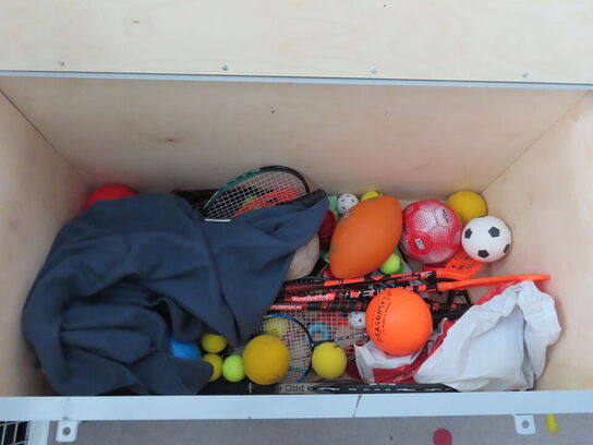 2 stk. Rullekasser 2 stk. Mål inkl. Skumgulv TRESS