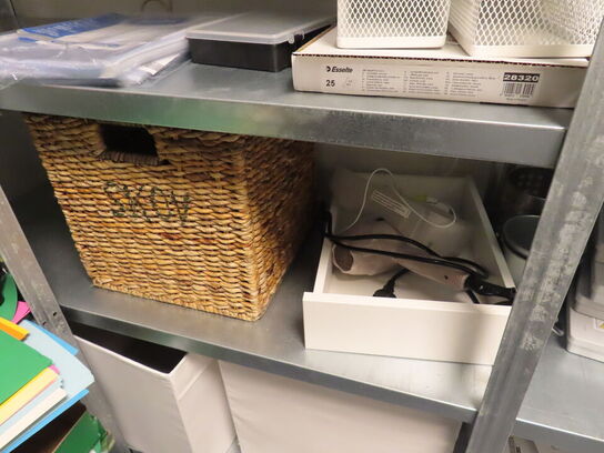 3 stk. Lagerreoler inkl. Indhold