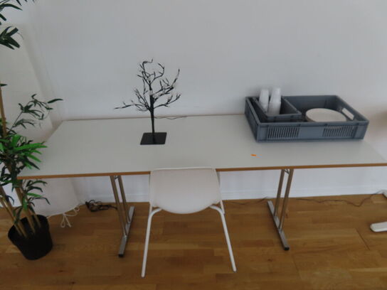 2 stk. Planter bord, stole, m.v.