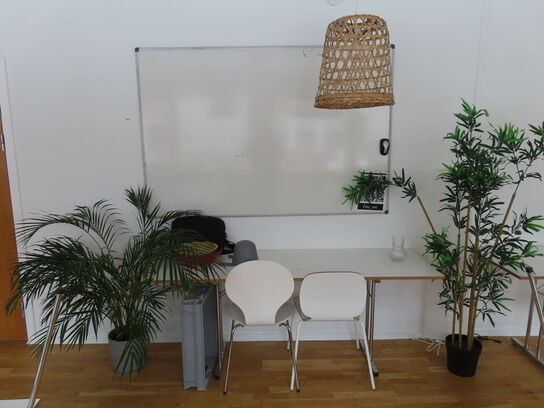 2 stk. Planter bord, stole, m.v.