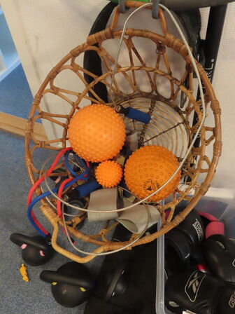 Parti kettlebells, hullahopringe, elastikker, m.v.