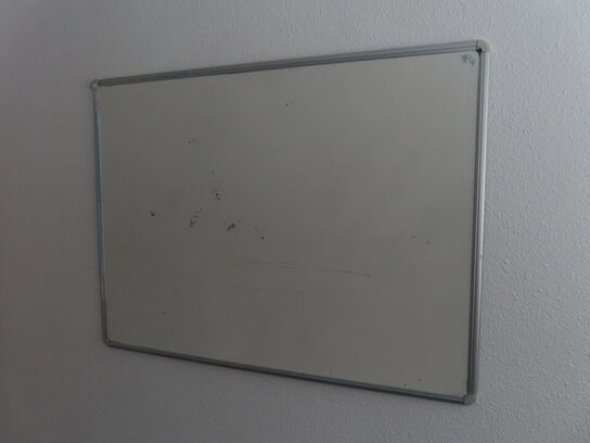 Sofa, stol & Whiteboard