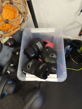 Parti kettlebells, hullahopringe, elastikker, m.v.