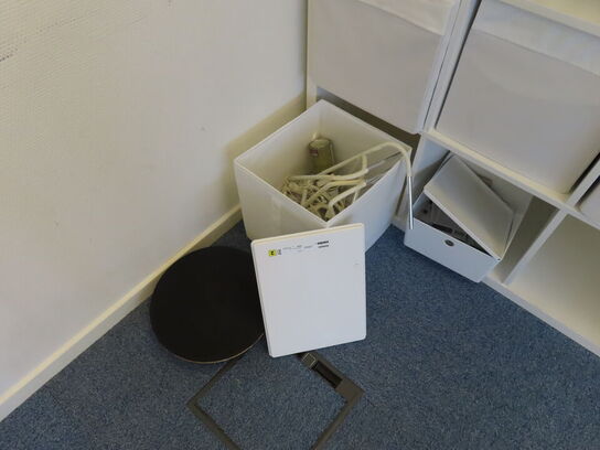 2 stk. Borde & 2 stk. Stole, m.v.