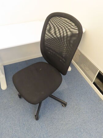 2 stk. Borde & 2 stk. Stole, m.v.