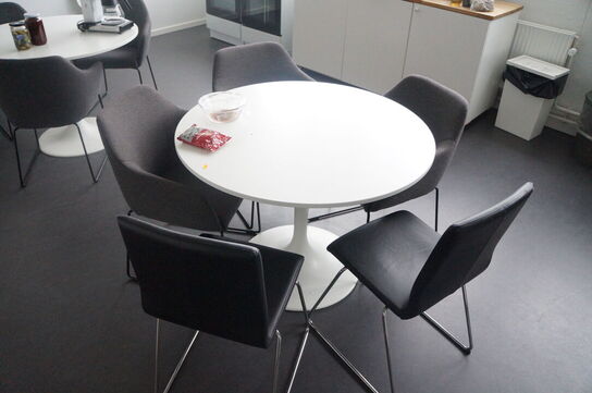 2 stk. Borde inkl. Diverse stole