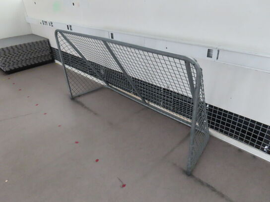 2 stk. Rullekasser 2 stk. Mål inkl. Skumgulv TRESS