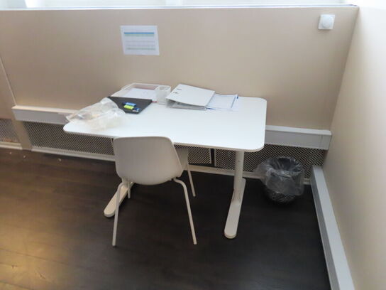 Bord, sofa, afskærmningsvæg, m.v.