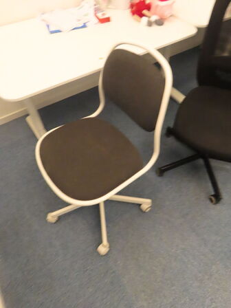 2 stk. Borde & 3 stk. Stole