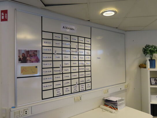 Bord, whiteboard, reol, m.v.