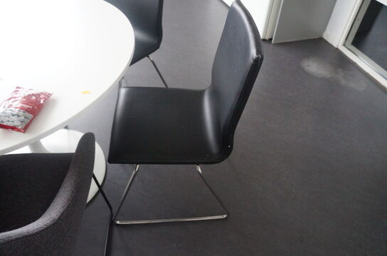 2 stk. Borde inkl. Diverse stole