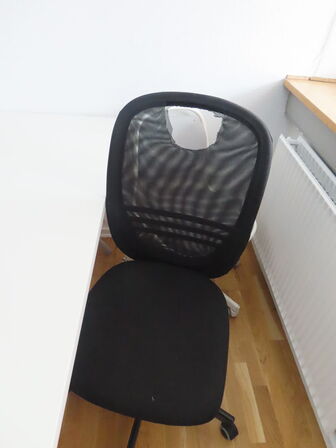 2 stk. borde, stole, planter, m.v.