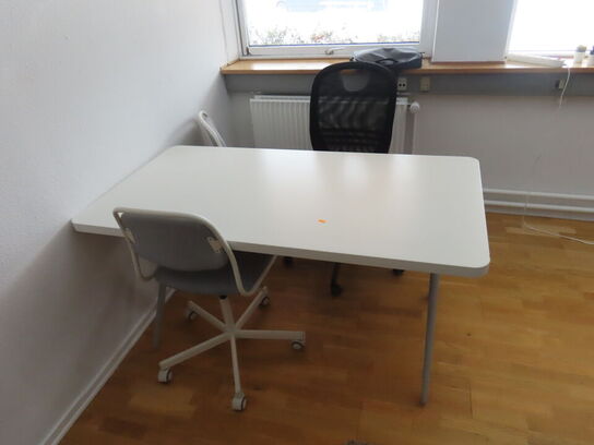 2 stk. borde, stole, planter, m.v.