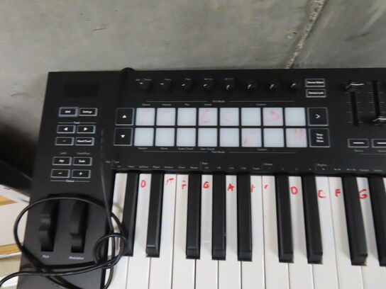 Keyboard LAUNCHKEY49