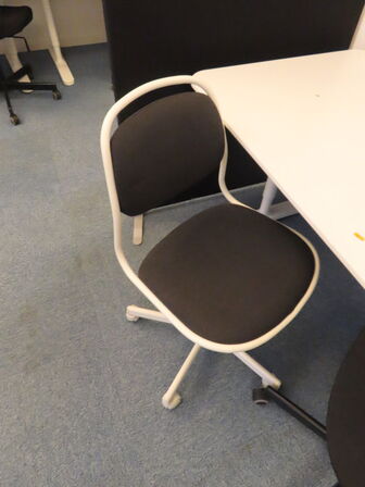 Bord, stol, afskærmning, m.v.