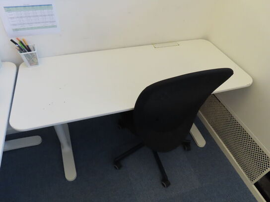 2 stk. Borde & 2 stk. Stole, m.v.