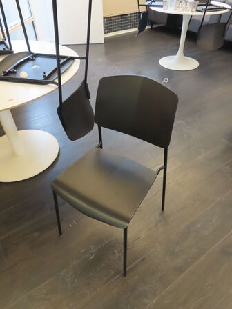 3 stk. Bord, 6 stk. Stole & Skillevæg IKEA