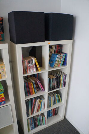 Reol med indhold af diverse tegneserier