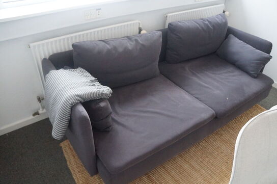 Diverse borde, reoler, stole, m.v.