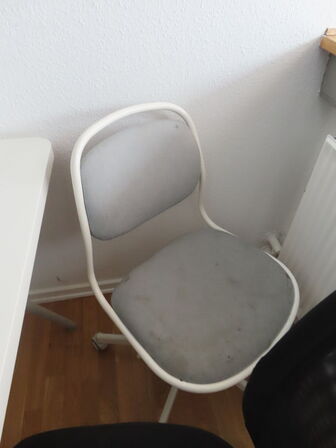 2 stk. borde, stole, planter, m.v.