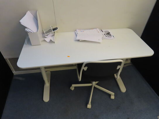 Bord, stol, afskærmning, m.v.